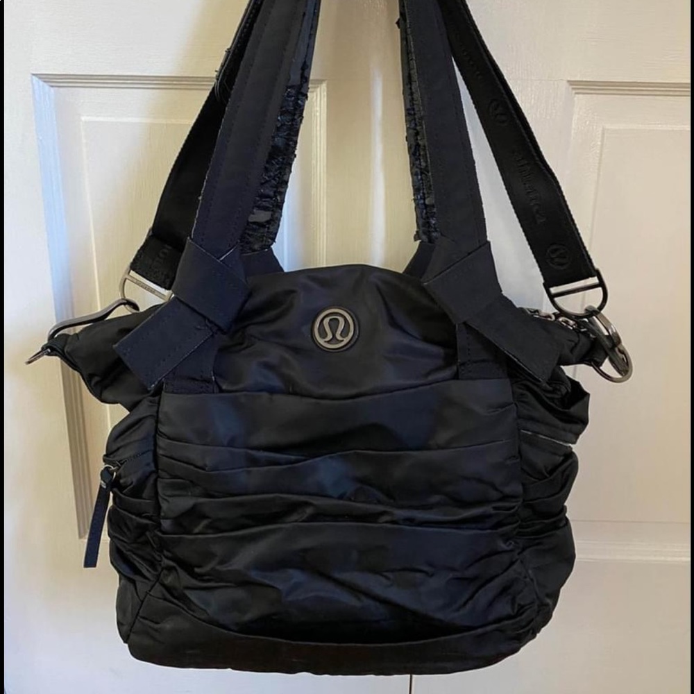 Lululemon Triumphant Tote - Ruched, Black bag